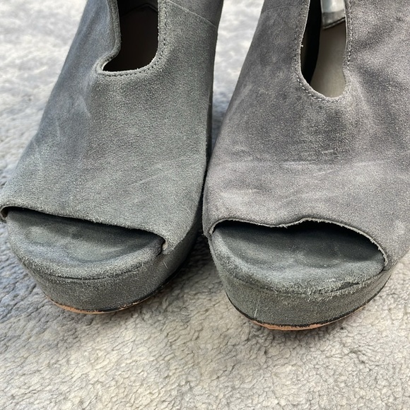 MICHAEL Michael Kors Devenport Suede Leather Cutout Heels Booties Gray Sz 7 - Picture 14 of 14